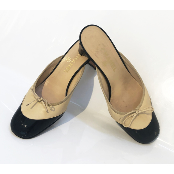 Patent leather mules & clogs Chanel Beige size 35 EU in Patent leather -  34625822